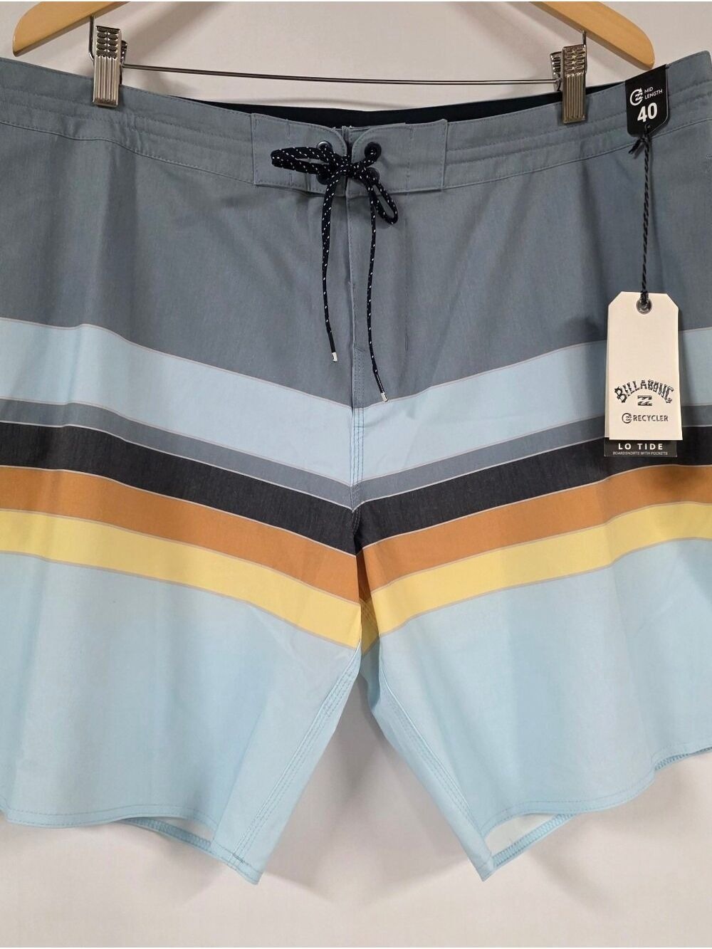 NWT Men's Billabong Spinner Lo Tide Board Shorts, Size 40, Blue W/Stripes